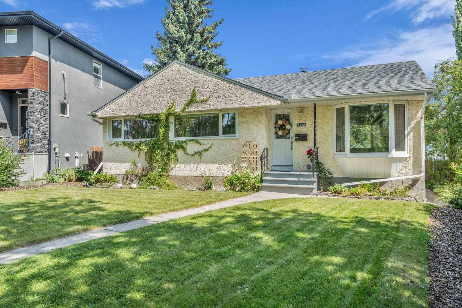 3212 Kerrydale RD Southwest, Calgary, AB T3E 4S6