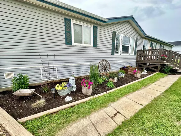 Rural Newell County Of, AB T1R 0S1,205 Blue Heron RD