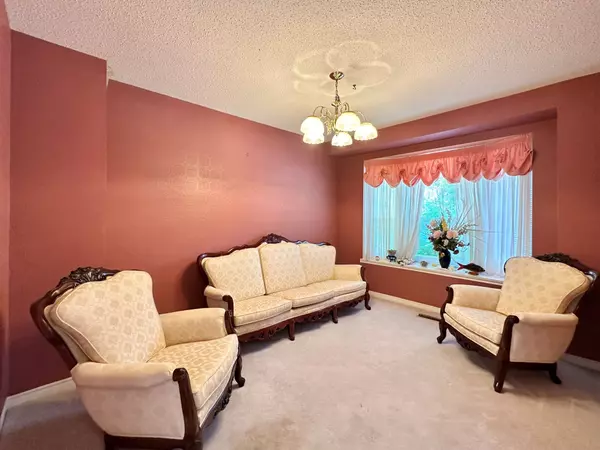 Mississauga, ON L5R 1X2,4635 Regents TER #44