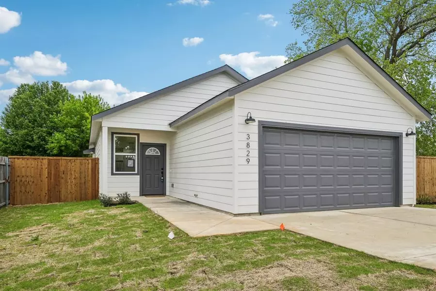 3829 Lands End Court, Granbury, TX 76048