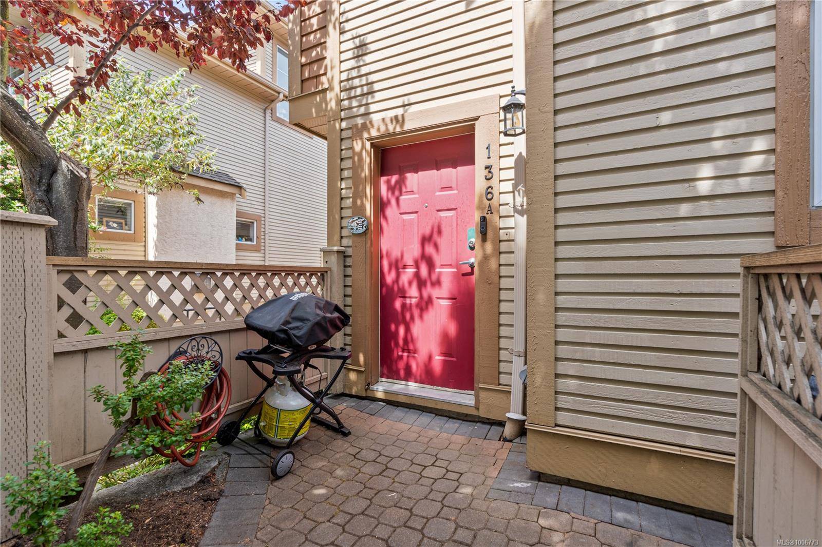 Victoria, BC V8V 1T1,136 Superior St #A