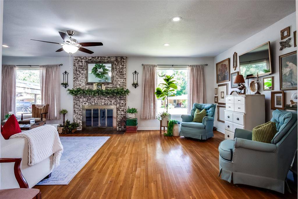 Mineral Wells, TX 76067,304 SE 19th Street