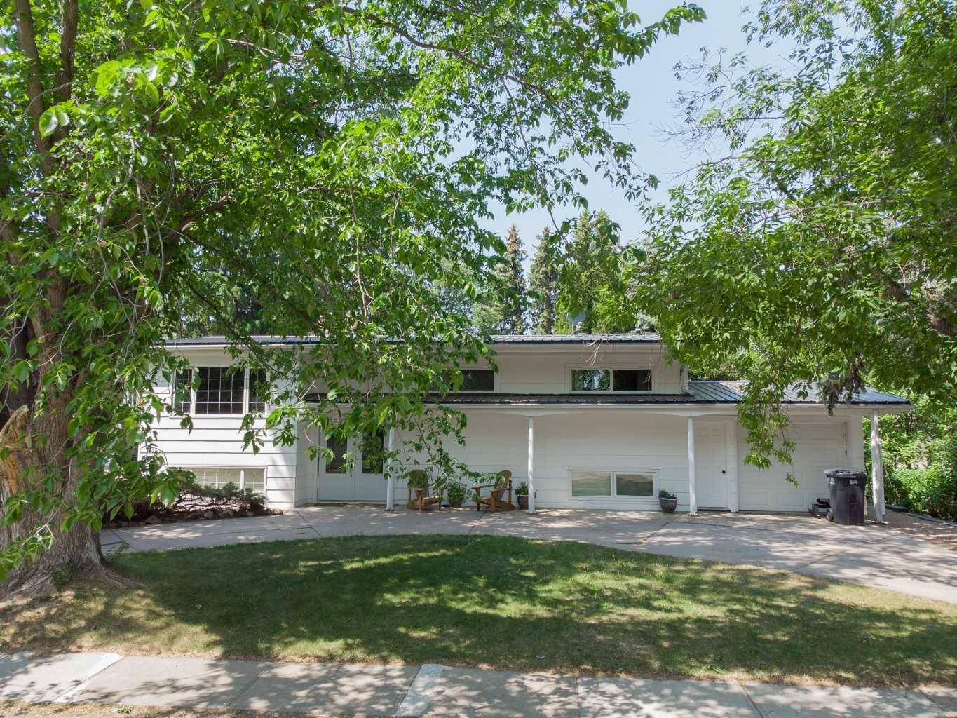 Duchess, AB T0J0Z0,228 1 ST East