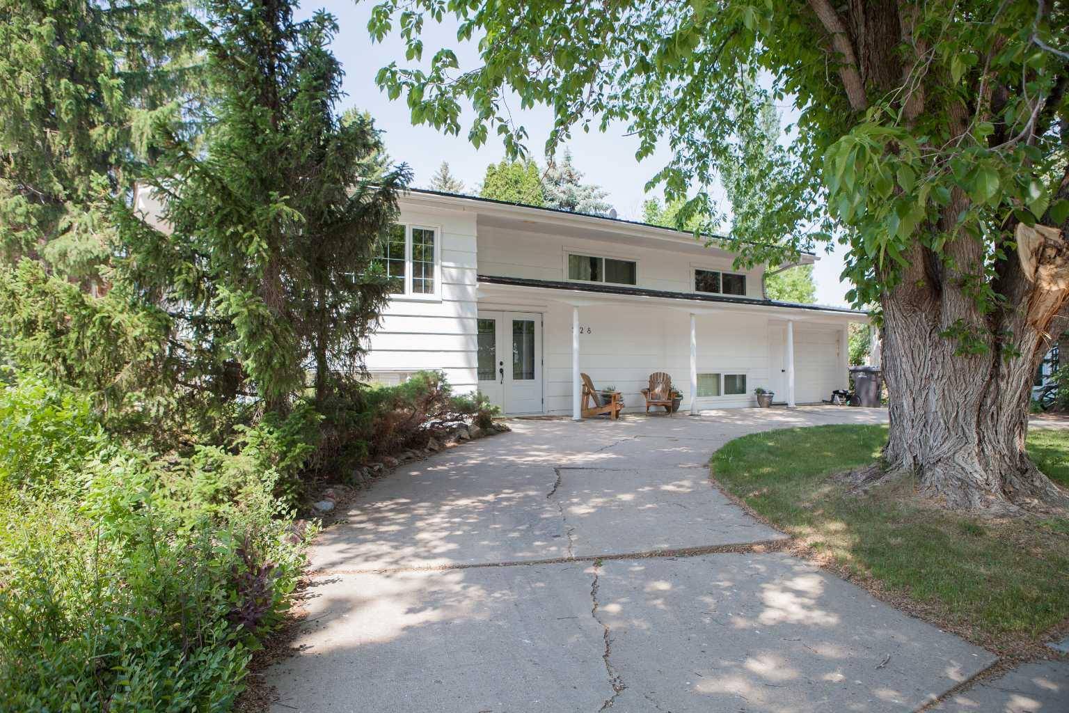 Duchess, AB T0J0Z0,228 1 ST East