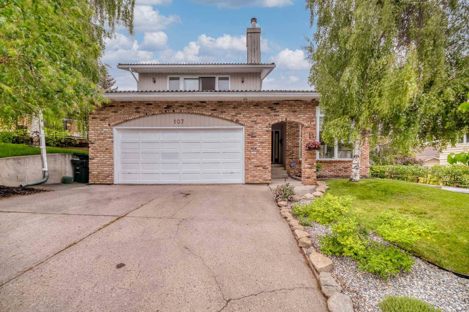 107 Edgehill CT NW, Calgary, AB T3A 2X3