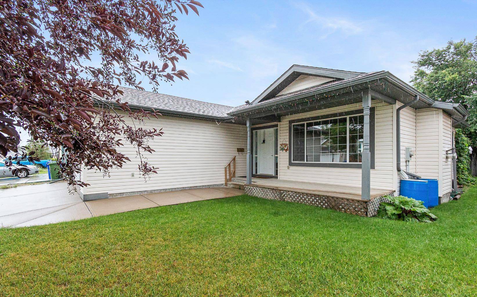 31 Sierra RD, Olds, AB T4H 1X2