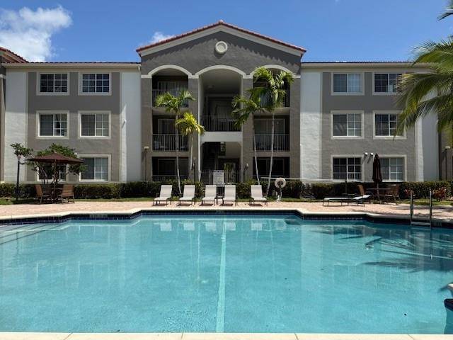 6831 SW 44th St #312, Miami, FL 33155