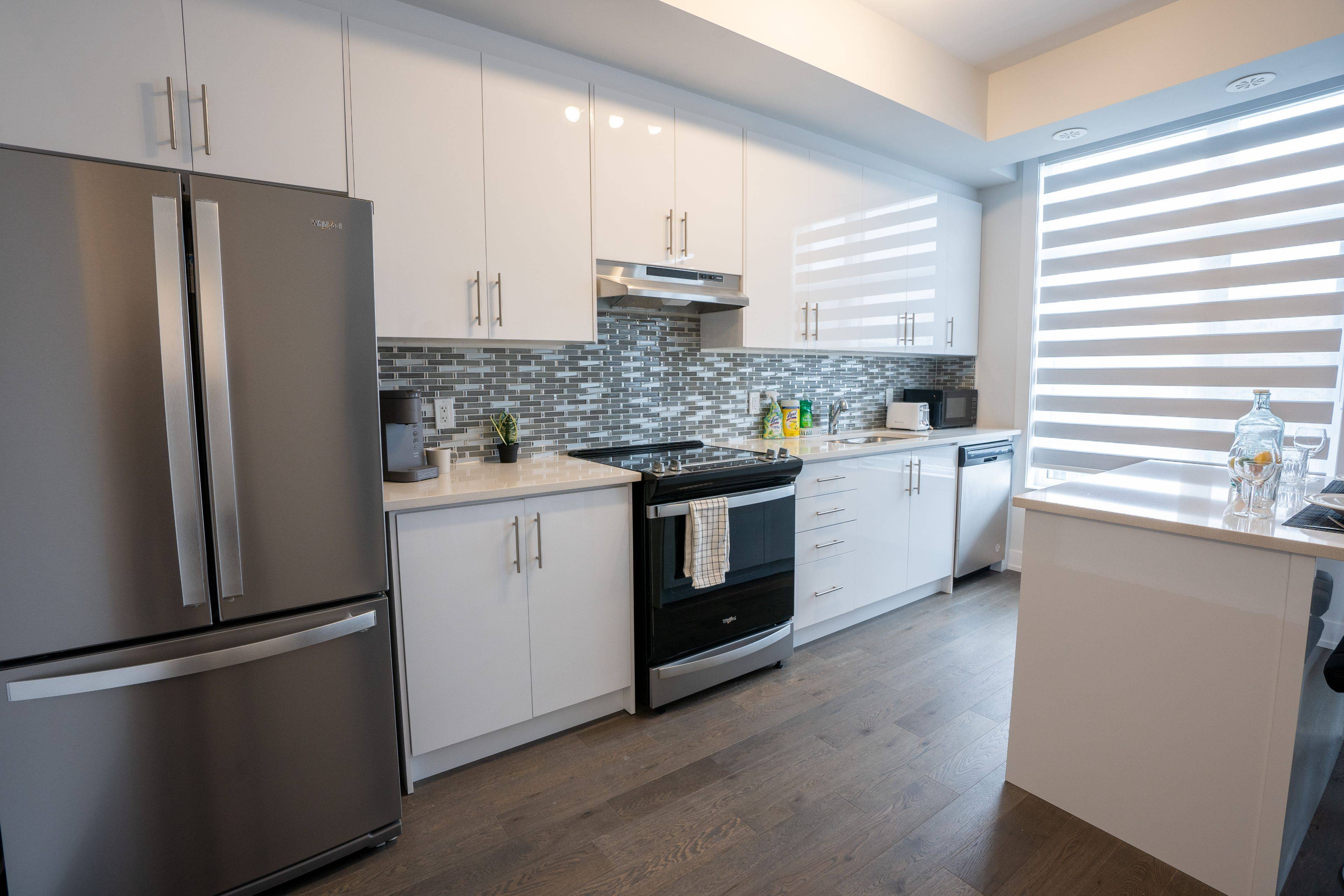 Vaughan, ON L4K 2L5,9560 Islington AVE #U221