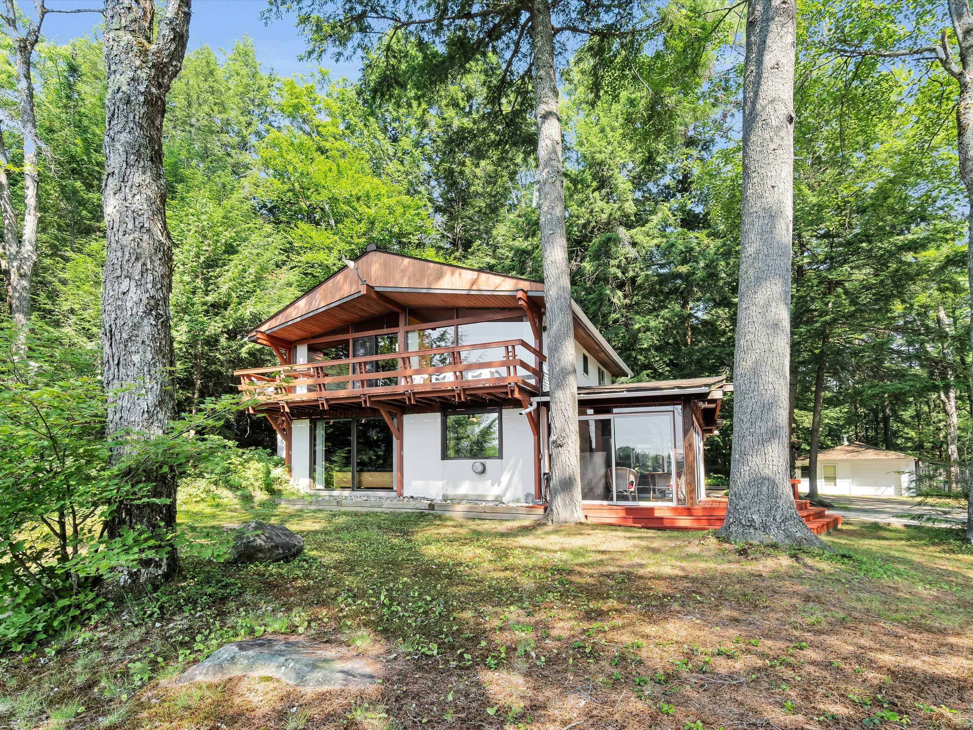 Bracebridge, ON P1L 1X3,1122 Pine Lake Shores RD