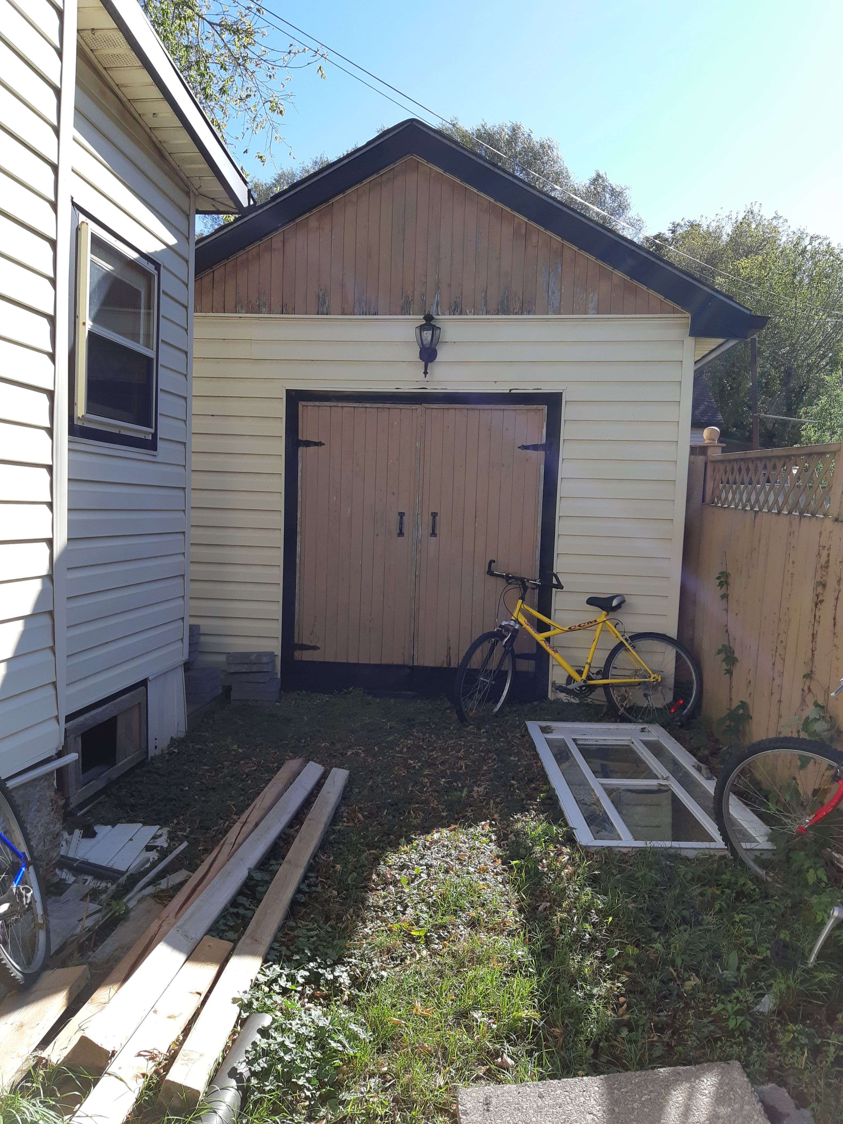 Port Colborne, ON L3K 1A7,17 Kinnear ST