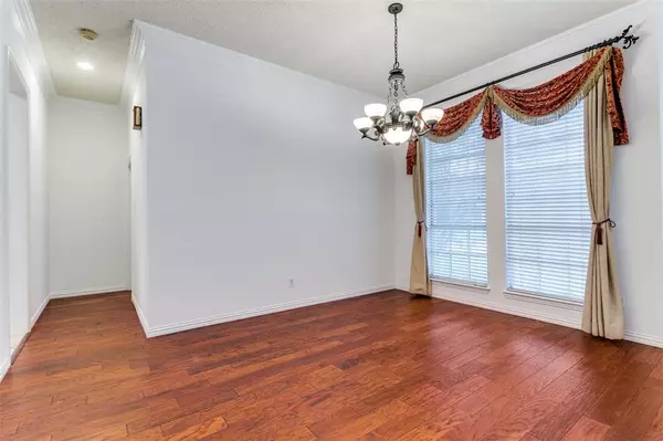 Hurst, TX 76054,328 Cottonwood Lane
