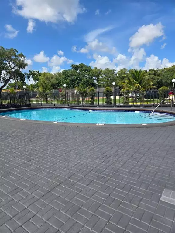 Tamarac, FL 33321,8001 Fairview Dr #104