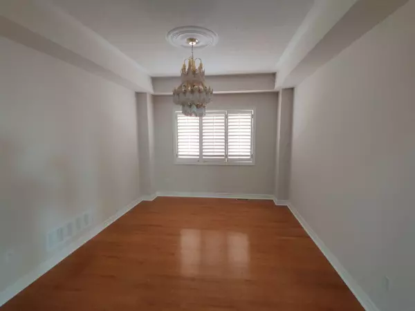 Mississauga, ON L5W 1C7,693 Novo Star DR #Unit A
