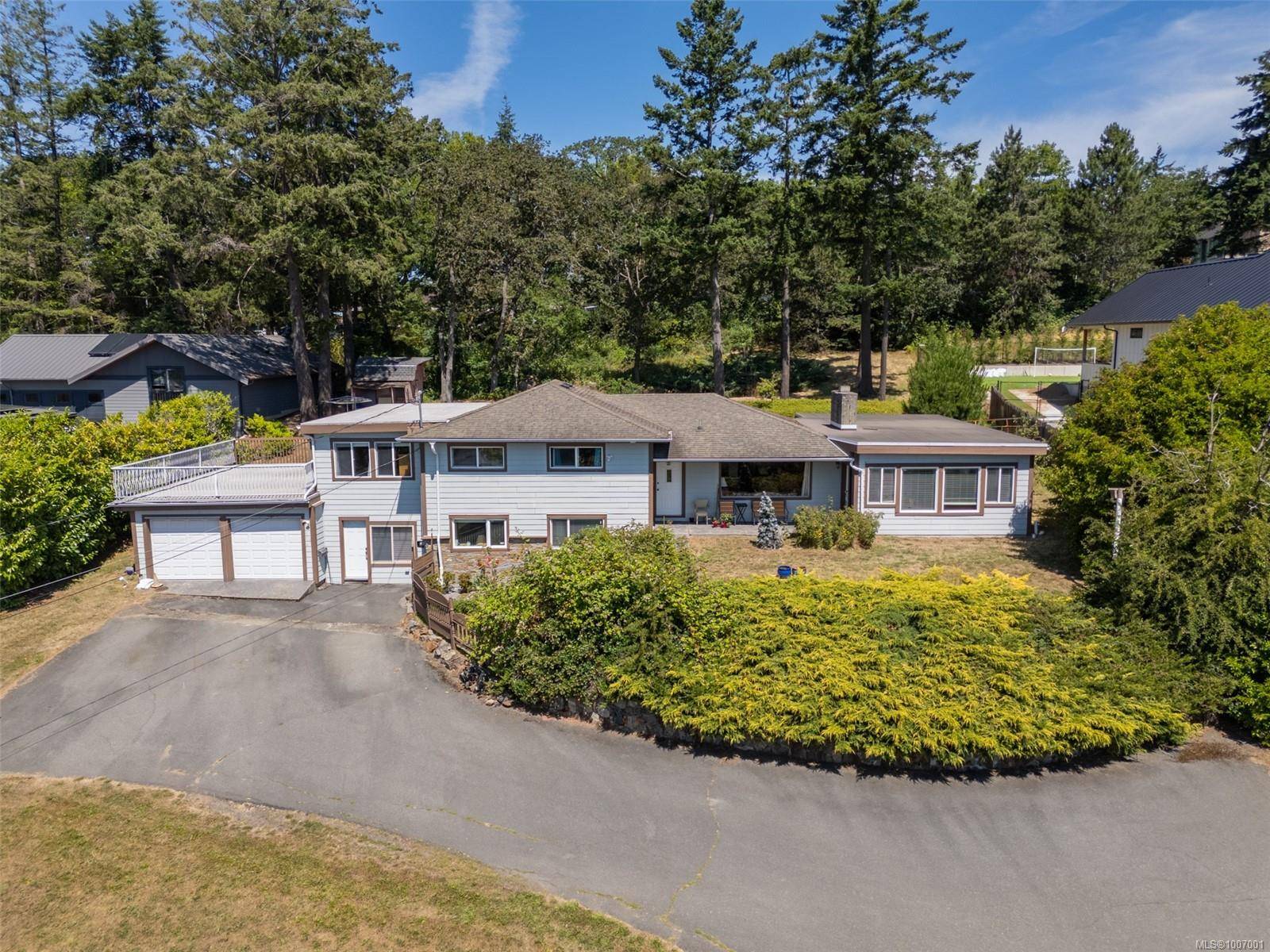 854 Royal Oak Ave, Saanich, BC V8X 3T2