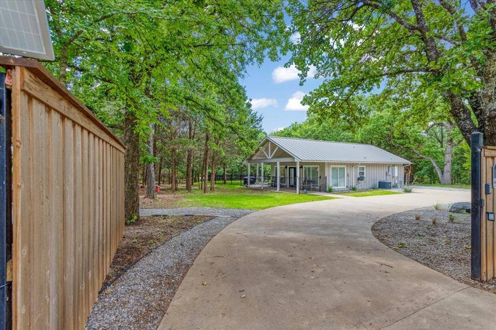 10 Holland Street, Pottsboro, TX 75076