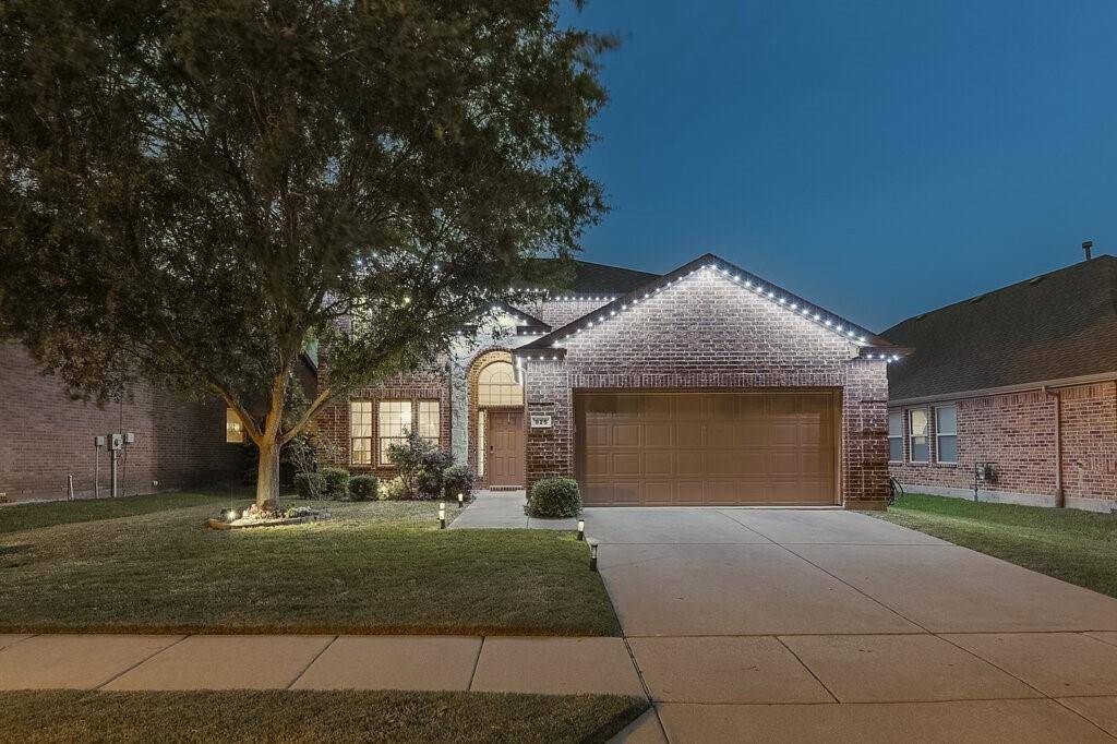 925 Lake Grove Drive, Little Elm, TX 75068