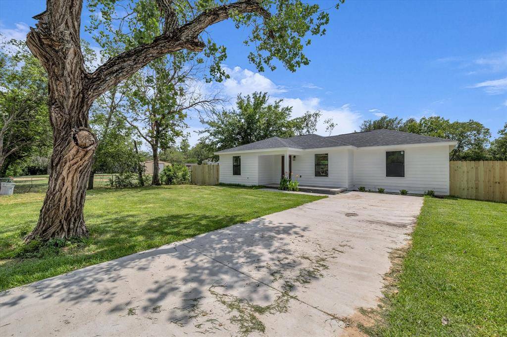 Bellmead, TX 76705,1522 Travis Street