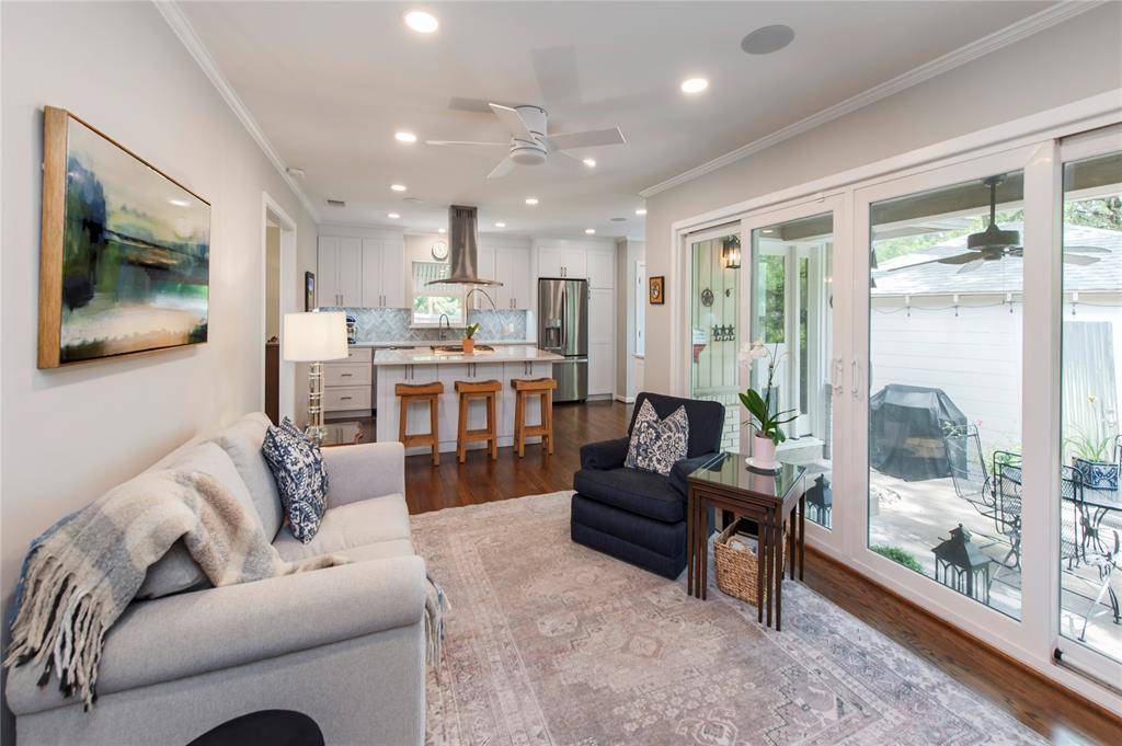 Dallas, TX 75214,6694 Yosemite Lane