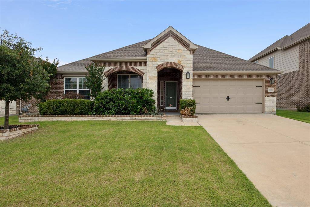 933 Basket Willow Terrace, Fort Worth, TX 76052