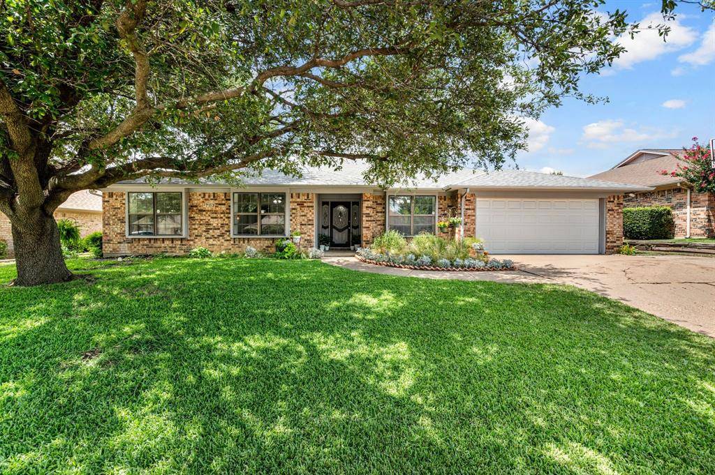 7113 Greenhill Trail, North Richland Hills, TX 76182