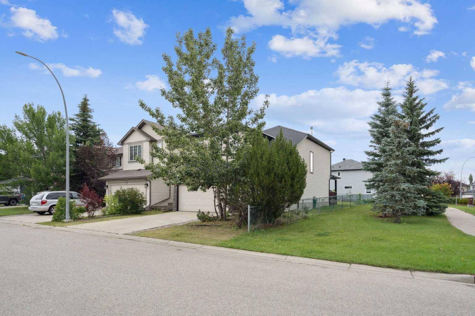 Calgary, AB T2Y 4B2,133 Somerglen WAY SW
