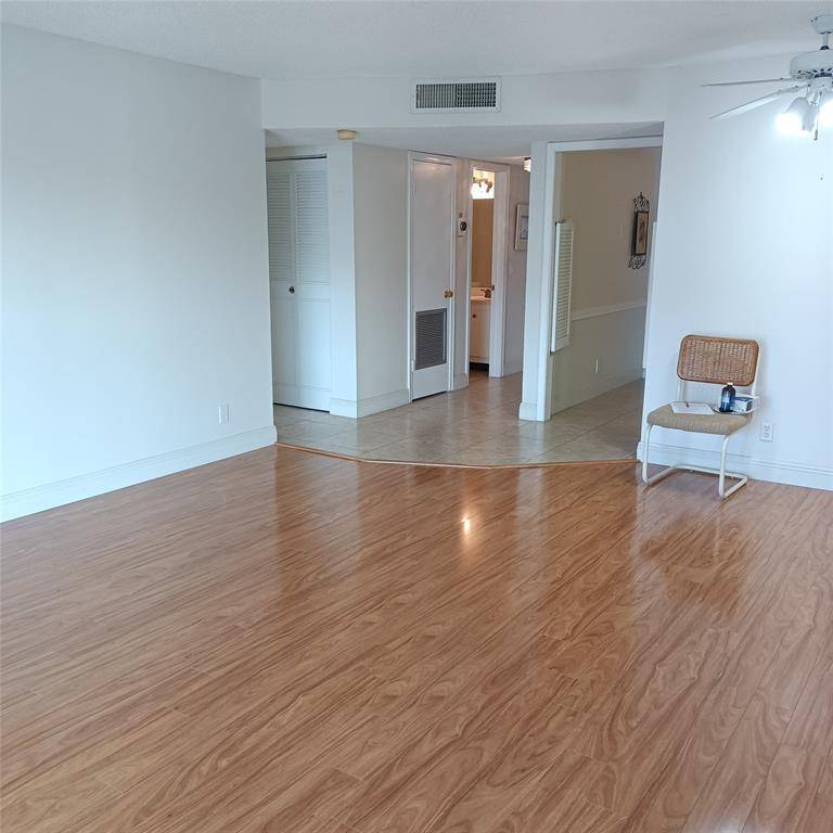 Lauderhill, FL 33313,4751 NW 21st St #216