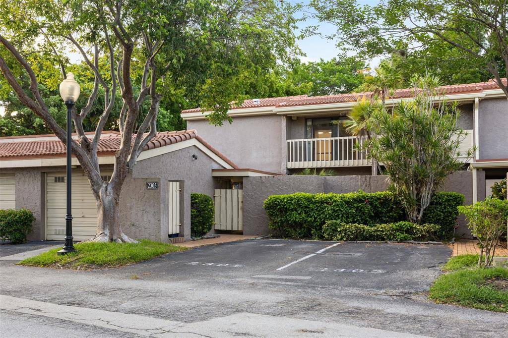 2305 Saint Andrews Rd #129, Hollywood, FL 33021