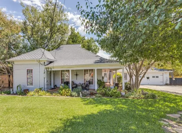 932 Williams Street, Rockwall, TX 75087