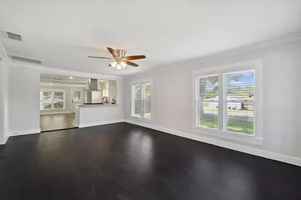 Van Alstyne, TX 75495,572 Pearl Street