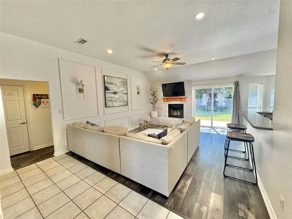 Granbury, TX 76049,608 Grandview Drive