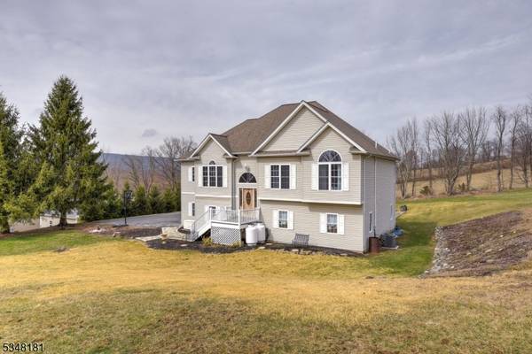 6 Glory Ln, Wantage Twp., NJ 07461