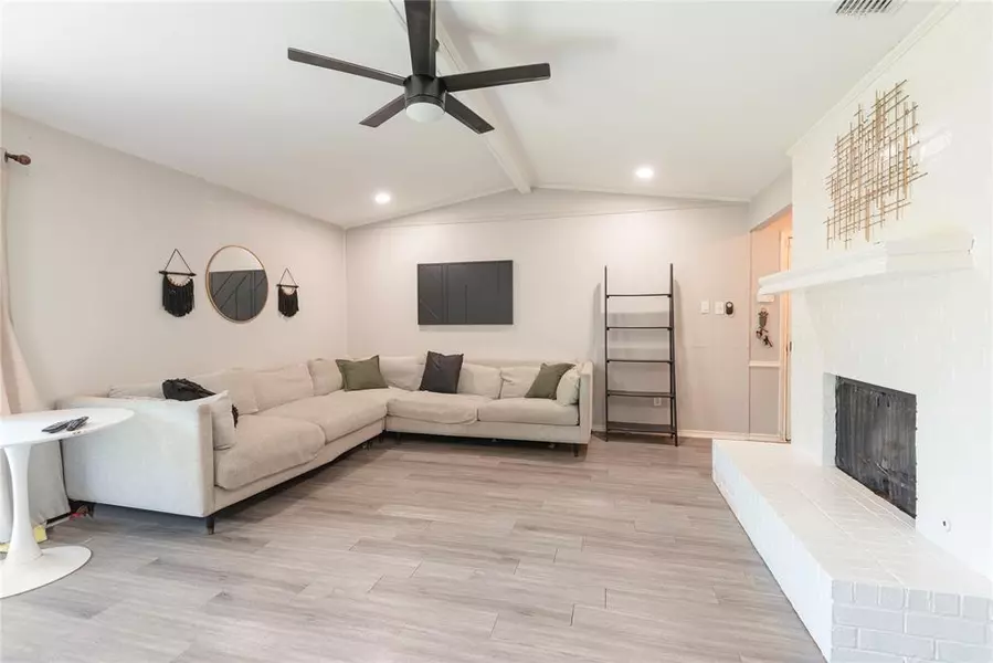 1654 Clarendon Drive, Lewisville, TX 75067