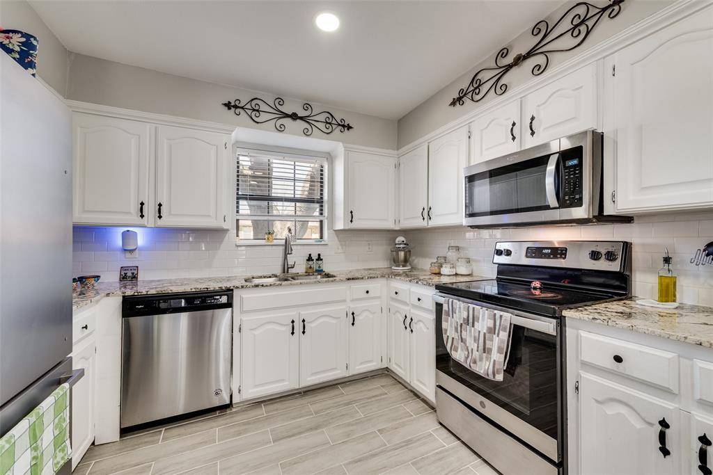 702 Middle Glen Drive, Garland, TX 75043