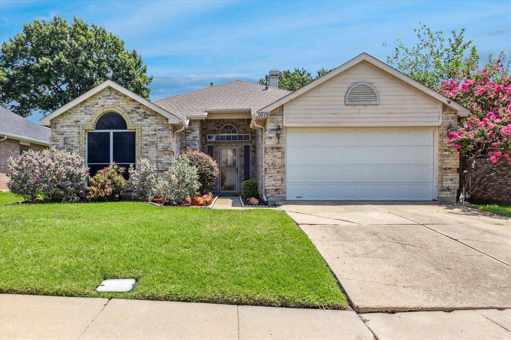 5219 Tennis Villa Drive, Arlington, TX 76017