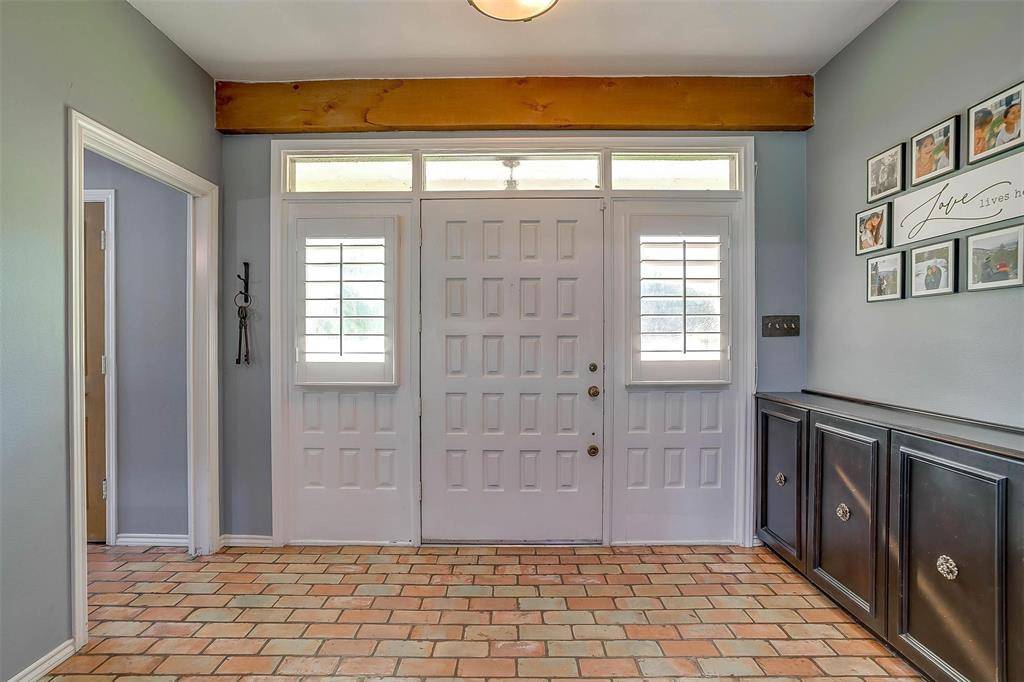 Burleson, TX 76028,124 S Cliffside Drive