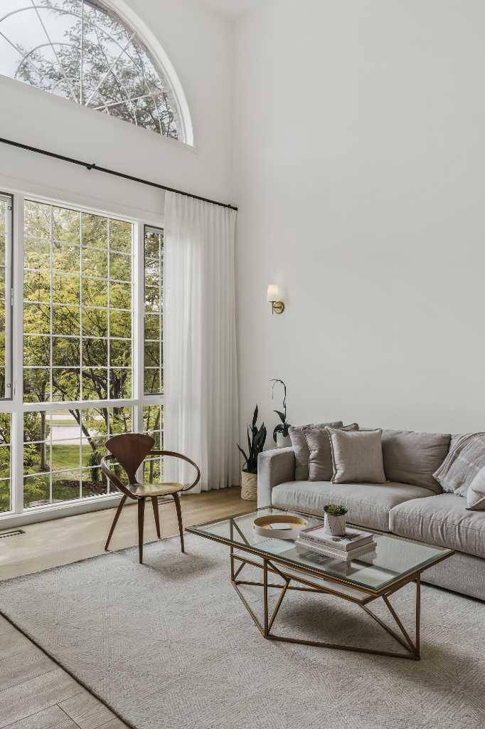 Calgary, AB T3A 5V2,4207 Edgevalley LNDG Northwest