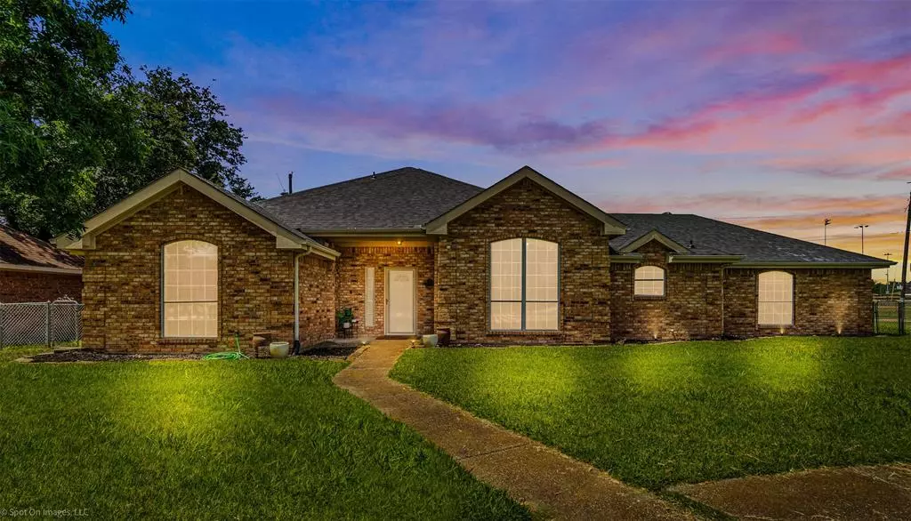 Forney, TX 75126,406 Mulberry Circle