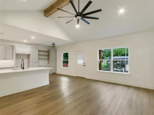 Leonard, TX 75452,305 N Elm Street