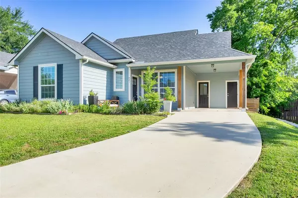 Denison, TX 75021,421 E Shepherd Street