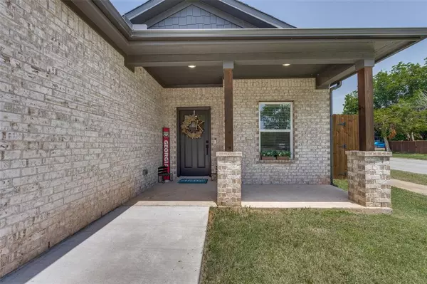 Denison, TX 75020,901 W Owing Street