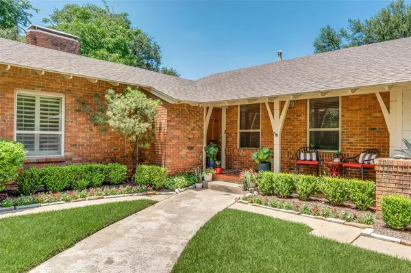 Dallas, TX 75208,923 Leatrice Drive