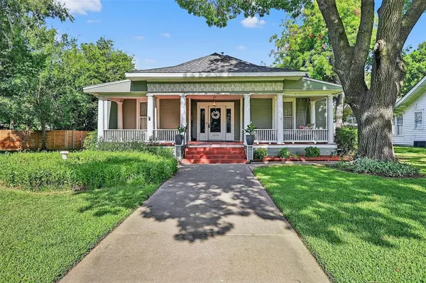 1018 N Woods Street, Sherman, TX 75092