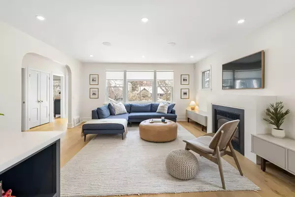 Calgary, AB T2T 3S4,3231 Alfege ST Southwest