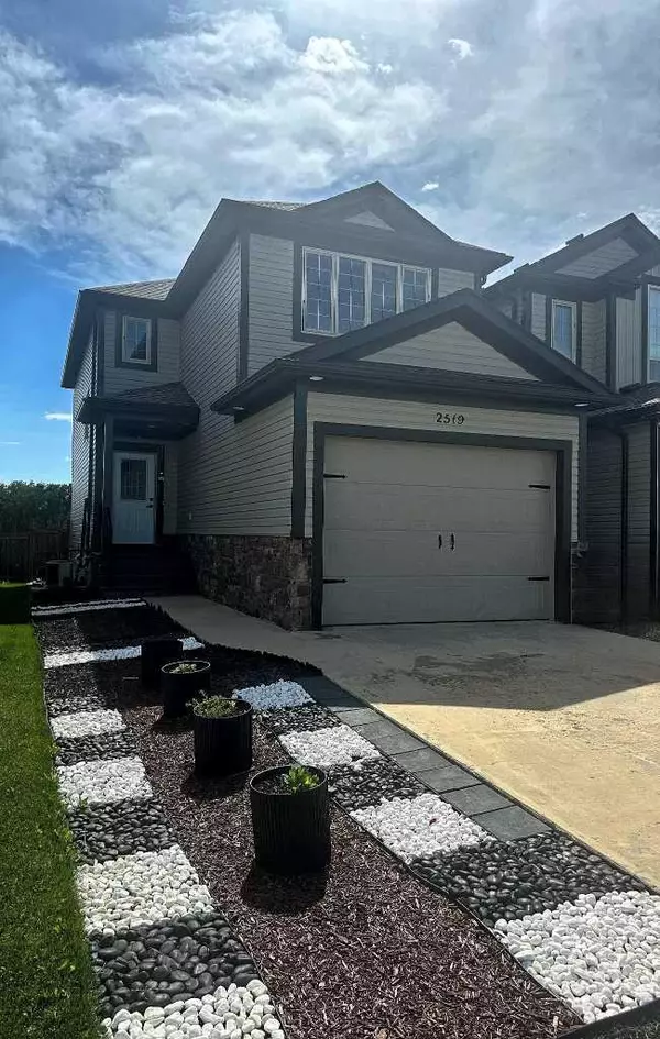2519 6 AVE, Wainwright, AB T9W 0B9