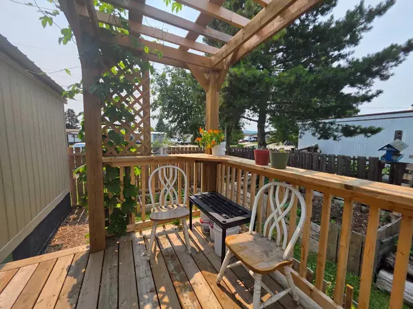 Slave Lake, AB T0G 2A4,412 1A AVE Southwest