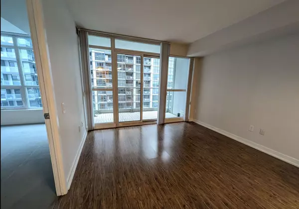 Toronto C15, ON M2K 0B1,15 Singer CT #Ph12