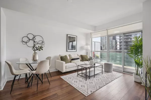 16 Brookers LN #1810, Toronto W06, ON M8V 0A5