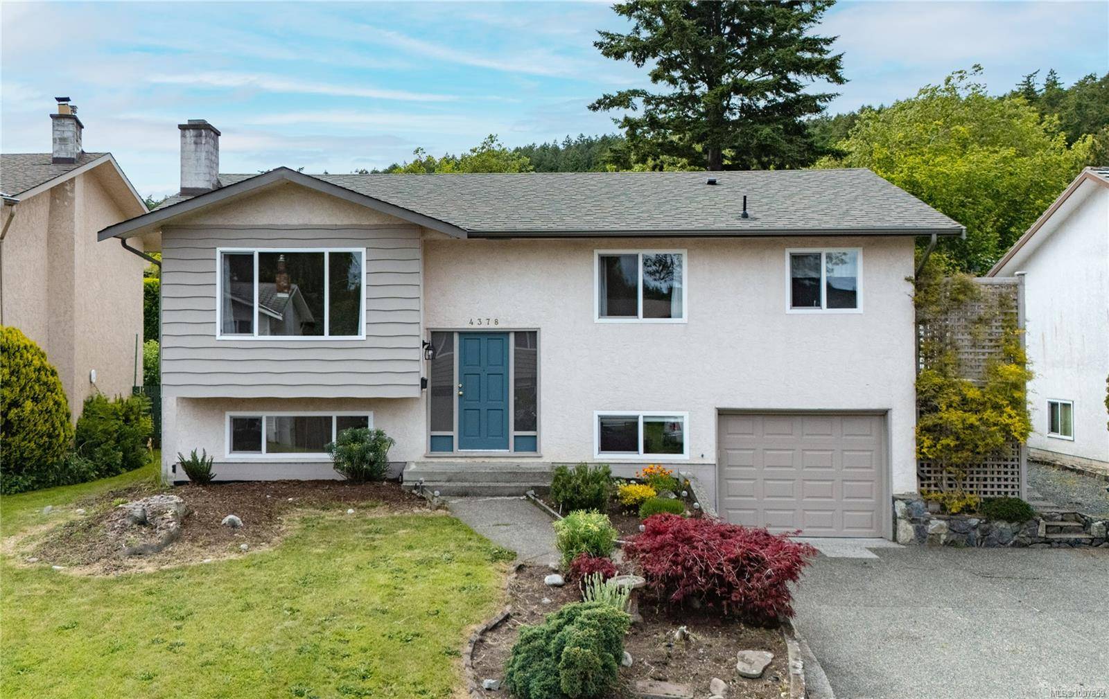 4378 Fieldmont Pl, Saanich, BC V8N 4Z3