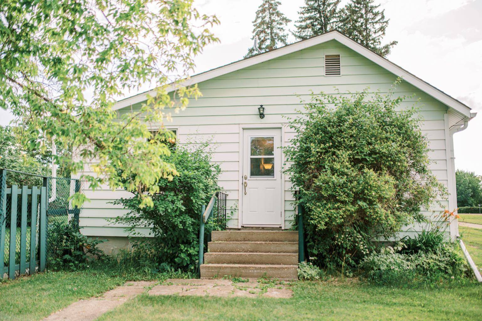 Donalda, AB T0B 0A8,6101 Foster ST