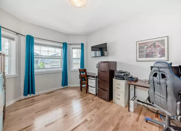 Cochrane, AB T4C 0P9,18 Ridge View PL